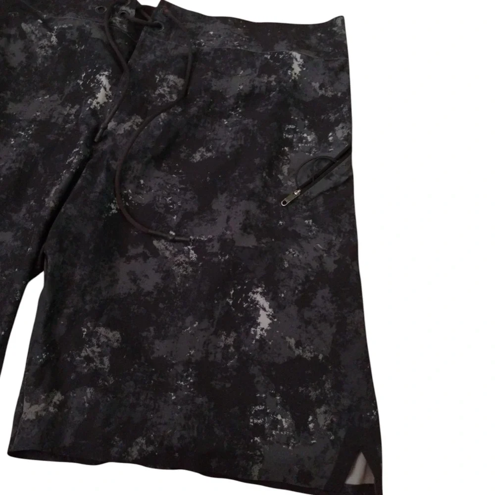 Lululemon Current State Board Shorts Mens 38 Abstract 9